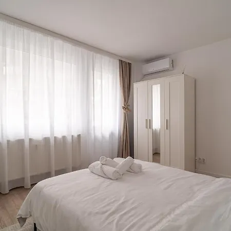 Black Iris - Cismigiu Park Appartement *