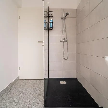 Black Iris - Cismigiu Park Apartment Bucharest