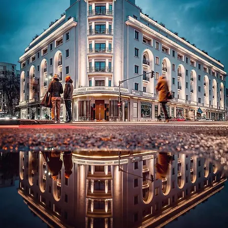 Black Iris - Cismigiu Park Apartment *