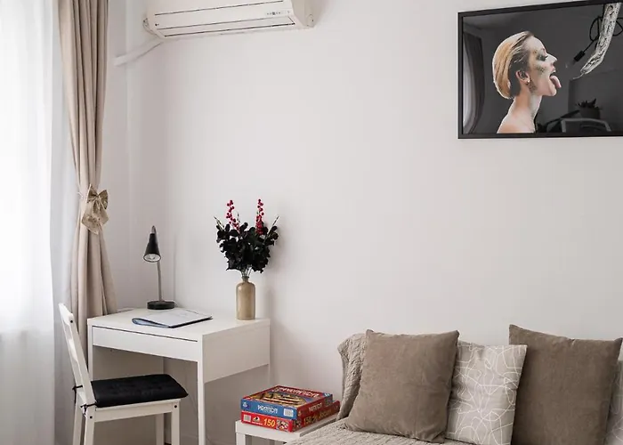 Black Iris - Cismigiu Park Boekarest