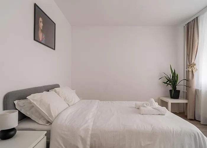 Black Iris - Cismigiu Park Apartamento Bucarest